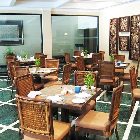 The Lalit Traveller Khajuraho Hotell Eksteriør bilde