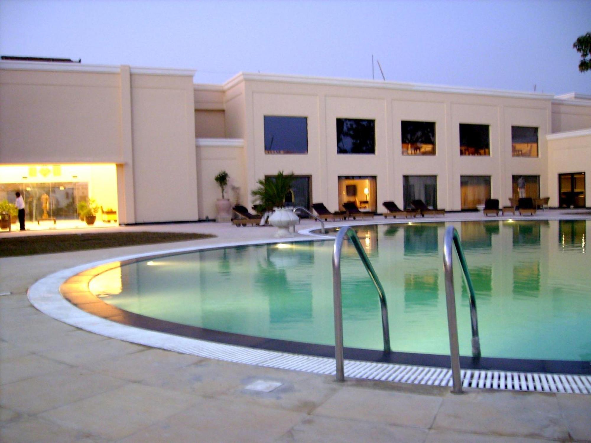 The Lalit Traveller Khajuraho Hotell Eksteriør bilde