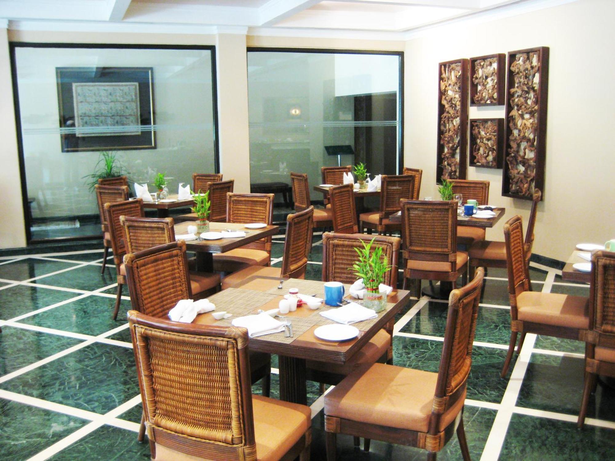The Lalit Traveller Khajuraho Hotell Eksteriør bilde
