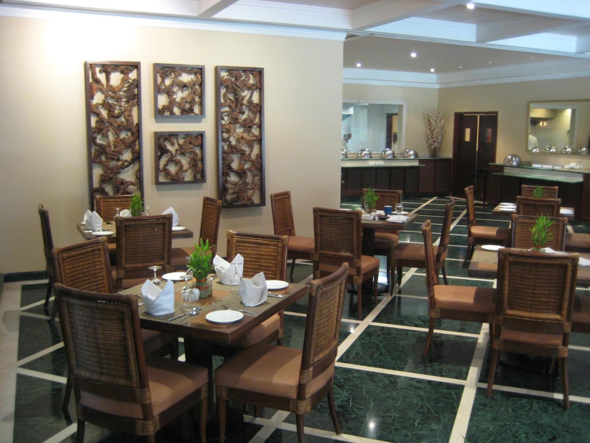 The Lalit Traveller Khajuraho Hotell Eksteriør bilde