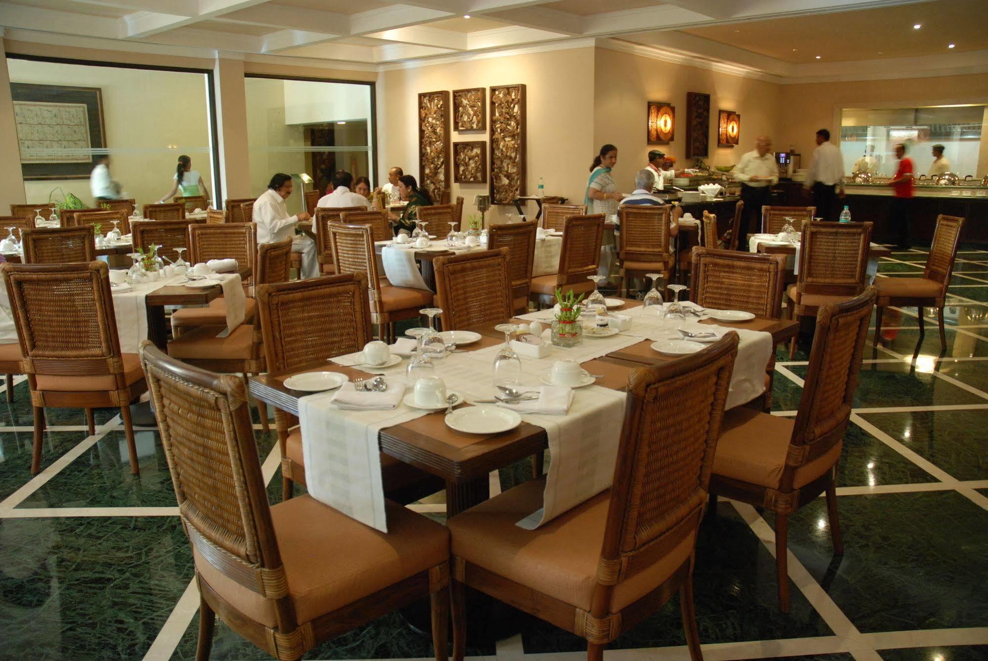 The Lalit Traveller Khajuraho Hotell Eksteriør bilde